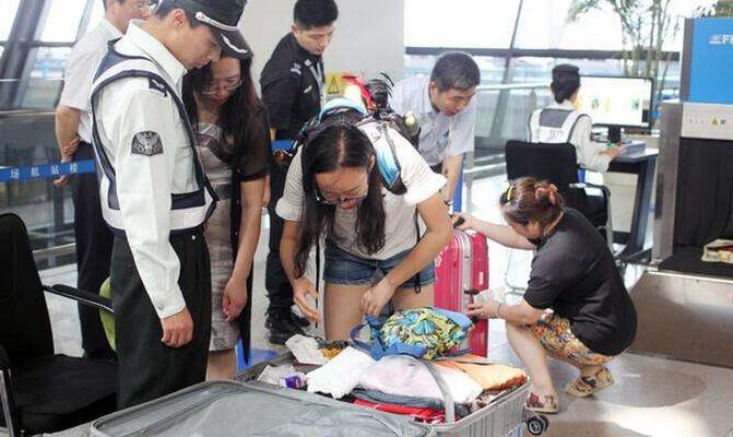 白云機場金屬探測安檢門通道發現活倉鼠敲響警報[圖]