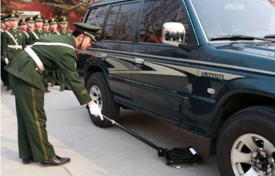 車底檢查鏡和車輛底盤檢查系統一樣嗎？