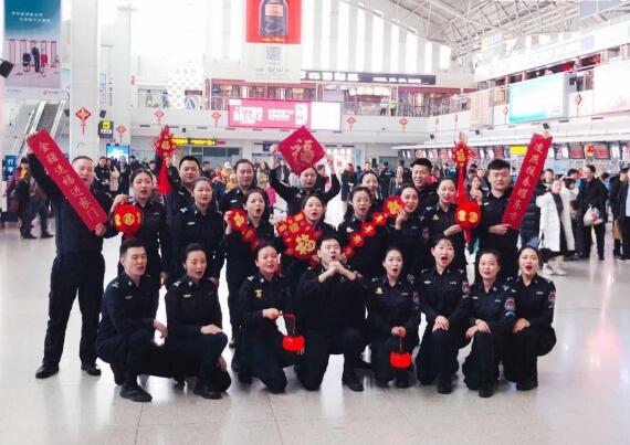 安檢門廠家：烏機場分公司安檢總站“大漠班組”愛心慰問養老院